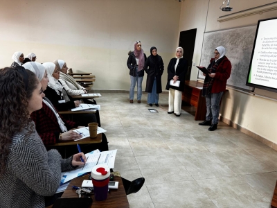 طلبة ماجستير الصيدلة في اليقظة الدوائية والشؤون التنظيمية في (عمان العربية) يقدمون أبحاثًا رائدة لمعالجة القضايا الصحية