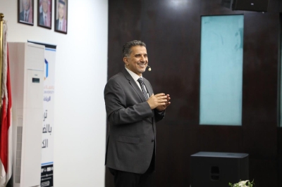 الدكتور الطريجي يحاضر في (عمان العربية) حول (التواصل في العالم الرقمي)