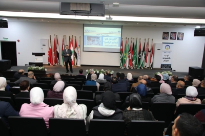 الدكتور الطريجي يحاضر في (عمان العربية) حول (التواصل في العالم الرقمي)