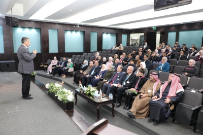 الدكتور الطريجي يحاضر في (عمان العربية) حول (التواصل في العالم الرقمي)