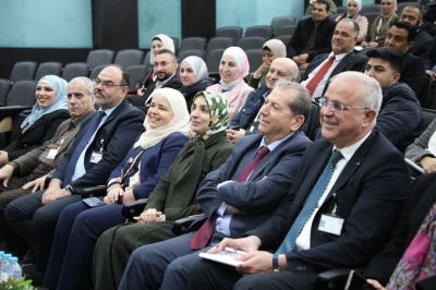 الدكتور الطريجي يحاضر في (عمان العربية) حول (التواصل في العالم الرقمي)