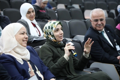 الدكتور الطريجي يحاضر في (عمان العربية) حول (التواصل في العالم الرقمي)