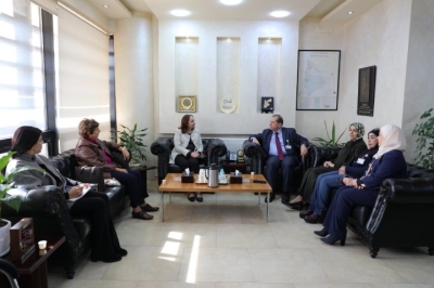 وفد من اللجنة الوطنية الأردنية لشؤون المرأة يزور جامعة عمان العربية