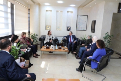 وفد من اللجنة الوطنية الأردنية لشؤون المرأة يزور جامعة عمان العربية