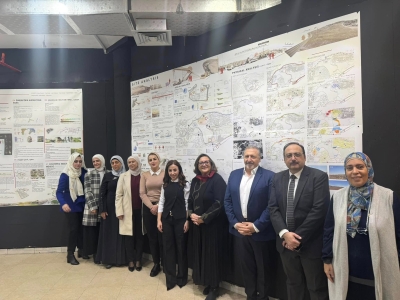 طلبة هندسة العمارة في جامعة البترا ينجزون تصاميم إعادة تأهيل تلال الفوسفات ضمن المبادرات الملكية