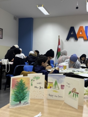 صيدلة (عمان العربية) تُعزز الفن والإبداع بورشة عمل حول تصميم كروت تهنئة