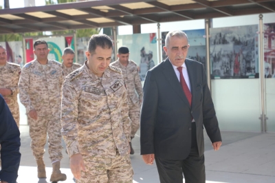 وزير الثقافة الرواشدة يحاضر في كلية الدفاع الوطنية الملكية