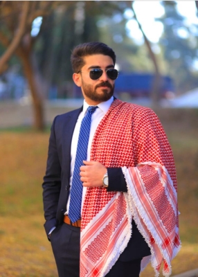 الدكتور المعايطة يهنىء بتخرج المهندس العضايلة