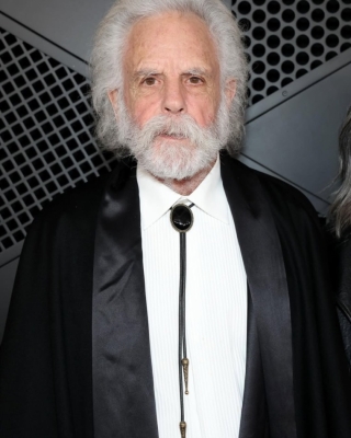 بالصور: أغرب إطلالات حفل غرامي 2025