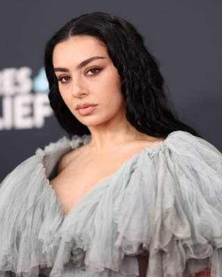 بالصور: أغرب إطلالات حفل غرامي 2025