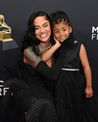 بالصور: أغرب إطلالات حفل غرامي 2025