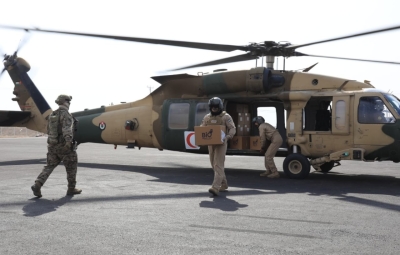 الجيش ينقل 20 طناً من المساعدات لغزة - صور