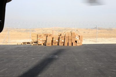 الجيش ينقل 20 طناً من المساعدات لغزة - صور