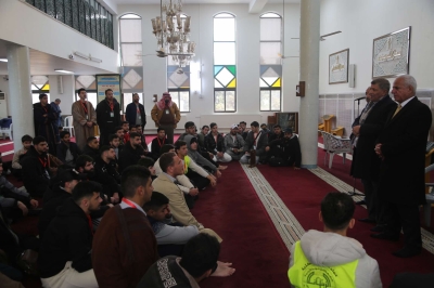 رئيس جامعة الزيتونة يودع بعثة عمرة طلبة الجامعة