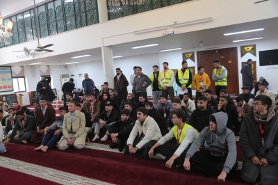 رئيس جامعة الزيتونة يودع بعثة عمرة طلبة الجامعة