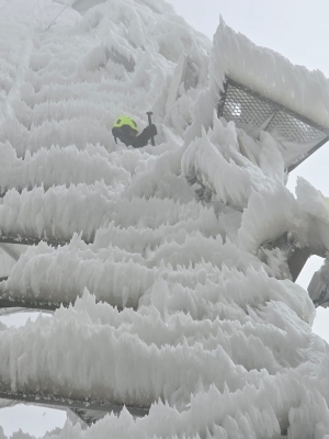 بالصور - نشامى الهندسة في زين خلال المنخفض القطبي