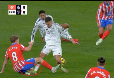 خبير تحكيمي : لاعب الريال استحق الطرد وركلة الجزاء صحيحة