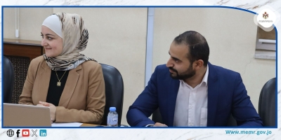 الخرابشة يوقع 12 اتفاقية مع جمعيات خيرية وتعاونية لتمويل دعم تركيب خلايا وسخانات شمسية للقطاع المنزلي