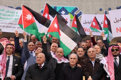 وقفة وطنية دعما لمواقف الاردن امام غرفة تجارة عمان  - صور