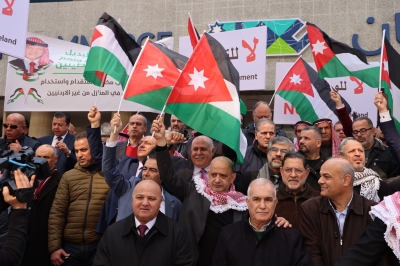 وقفة وطنية دعما لمواقف الاردن امام غرفة تجارة عمان  - صور