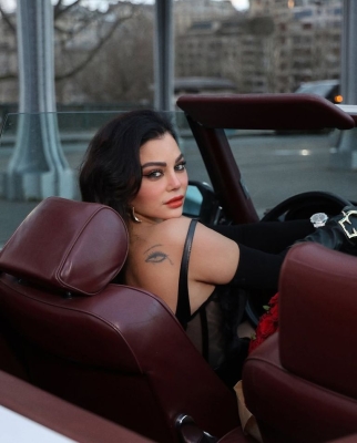 إطلالة هيفاء وهبي في باريس.. ترتدي ساعة بربع مليون دولار (صور)