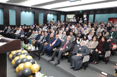 خريجو كلية الصيدلة في جامعة عمان العربية يؤدون القسم القانوني ويخطون أولى خطواتهم نحو المهنية