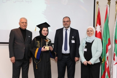 خريجو كلية الصيدلة في جامعة عمان العربية يؤدون القسم القانوني ويخطون أولى خطواتهم نحو المهنية