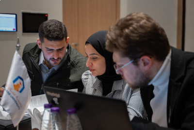 طلبة كلية الصيدلة في جامعة عمان العربية يشاركون في مسابقة الصيدلة السريرية