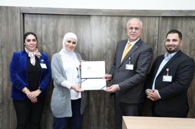 جامعة عمان العربية تحتفي بتميز خريجيها العاملين في كادرها الوظيفي