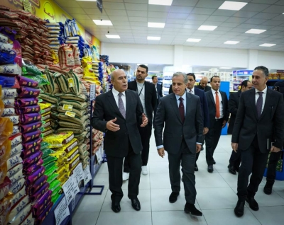 رئيس الوزراء يتفقد سوقين للمؤسستين المدنية والعسكرية