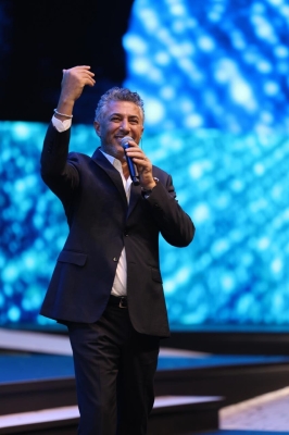 عمر العبداللات يضيء سماء دبي في حفل صناع الأمل