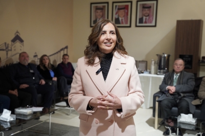 جامعة الشرق الأوسط تكرم الدكتورة حنان الشيخ