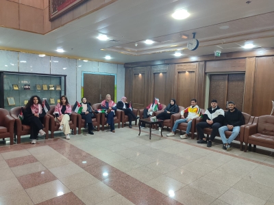 طلبة جامعة الزيتونة يشاركون في كرنفال المحبة للقائد في ساحة المكتبة الوطنية