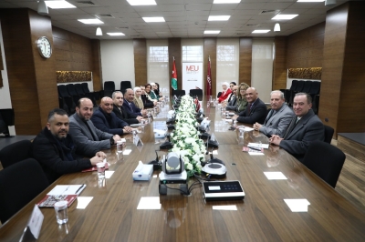 لقاء مثمر بين (الشرق الأوسط) وهيئة تنظيم الطاقة والمعادن