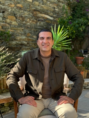 شاهد.. الداعية عمرو خالد يعرض برومو برنامجه (نبي الإحسان) في رمضان 2025