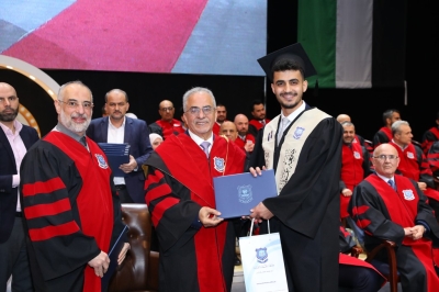 بالصور .. برعاية أ.د.حمدان احتفال عمان الاهلية لليوم الثاني بتخريج طلبة الفصل الاول من الفوج 32