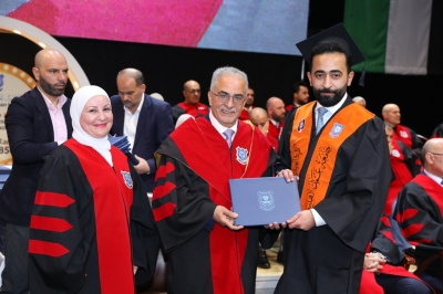 بالصور .. برعاية أ.د.حمدان احتفال عمان الاهلية لليوم الثاني بتخريج طلبة الفصل الاول من الفوج 32