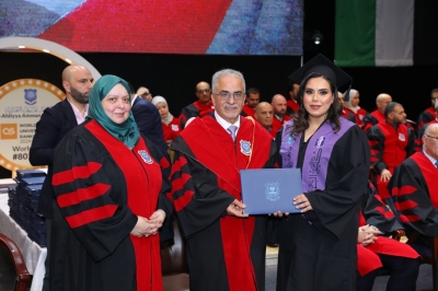 بالصور .. برعاية أ.د.حمدان احتفال عمان الاهلية لليوم الثاني بتخريج طلبة الفصل الاول من الفوج 32