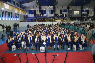 رئيس جامعة البترا يرعى حفل تخريج طلبة الفصل الأول من العام الجامعي 2024-2025