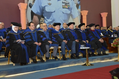 رئيس جامعة البترا يرعى حفل تخريج طلبة الفصل الأول من العام الجامعي 2024-2025