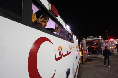 الأردن .. إخلاء 29 طفلاً من قطاع غزة براً وجواً - صور