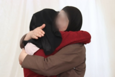 نزيلات مركز إصلاح النساء يستقبلن ذويهن على مأدبة الإفطار  - صور