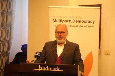 العودات يطلق برنامج معهد السياسة بفوجه السابع