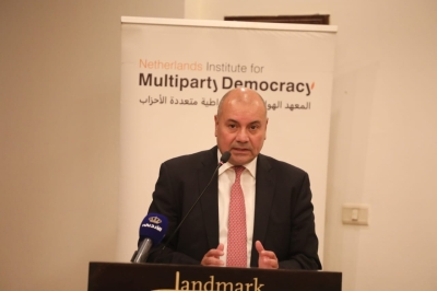 العودات يطلق برنامج معهد السياسة بفوجه السابع