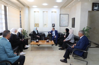 رئيس جامعة عمان العربية يستقبل وفداً من جامعة الحسين التقنية