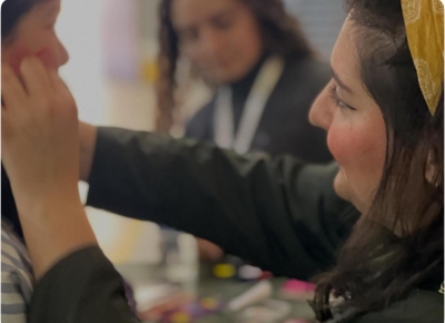 كلية الصيدلة في جامعة عمان العربية تُقيم إفطاراً خيرياً للأيتام بالتعاون مع جمعية 