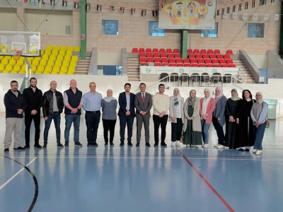 كلية الصيدلة في جامعة الزيتونة تقيم إفطارًا رمضانيًا للأيتام.