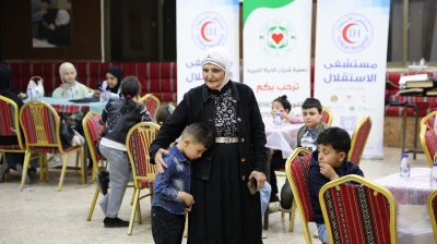 مستشفى الاستقلال يشارك في مبادرة إفطار خيري نظمتها جمعية شريان الحياة - صور