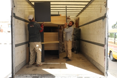 (الشرق الأوسط) تقدم أثاثًا وتنفذ أعمال صيانة لمدرسة القسطل الثانوية