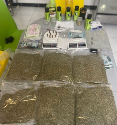 الأردن .. ضبط 10 مروجين للمخدرات في 5 قضايا نوعية - صور